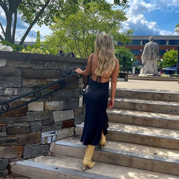 NWOT Sky to Moon Midi Dress - Picture 4 of 10